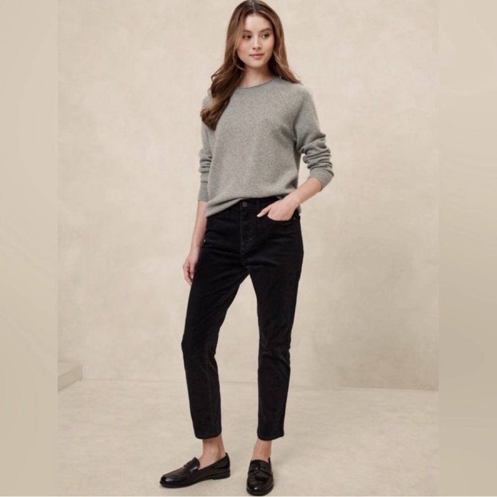 Banana Republic Women’s Highrise Slim Black Corduroy Ankle Pant /Jean. Size 6